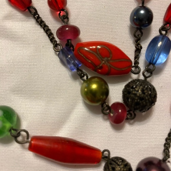 AVON Multi Strand Art Glass, Acrylic Beaded Necklace 16” 3” extender +earrings - Picture 8 of 12